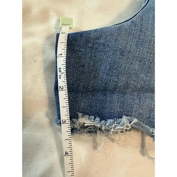 Universal Thread Women's High Rise Distressed Denim Shorts Size 8 Blue - Picture 6 of 8